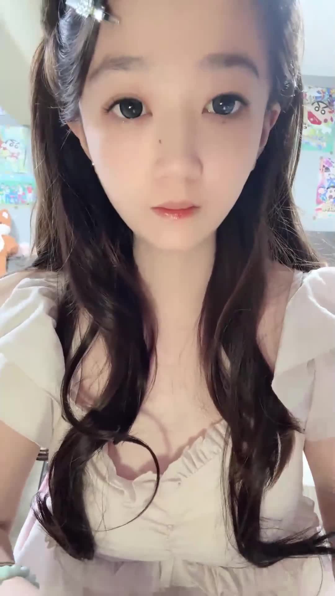 #小林爱吃草  #主播  #直播  清纯学妹~! 巨乳诱惑~特写骚逼~跳蛋狂震内群更新：4v