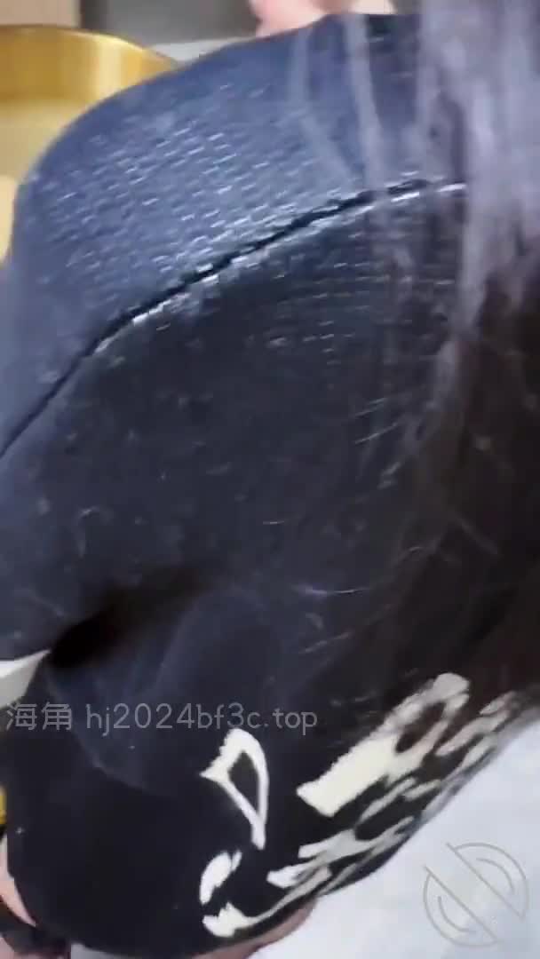 海角大神[意淫自己妹妹]14个钻石贴视频 #意淫自己妹妹
