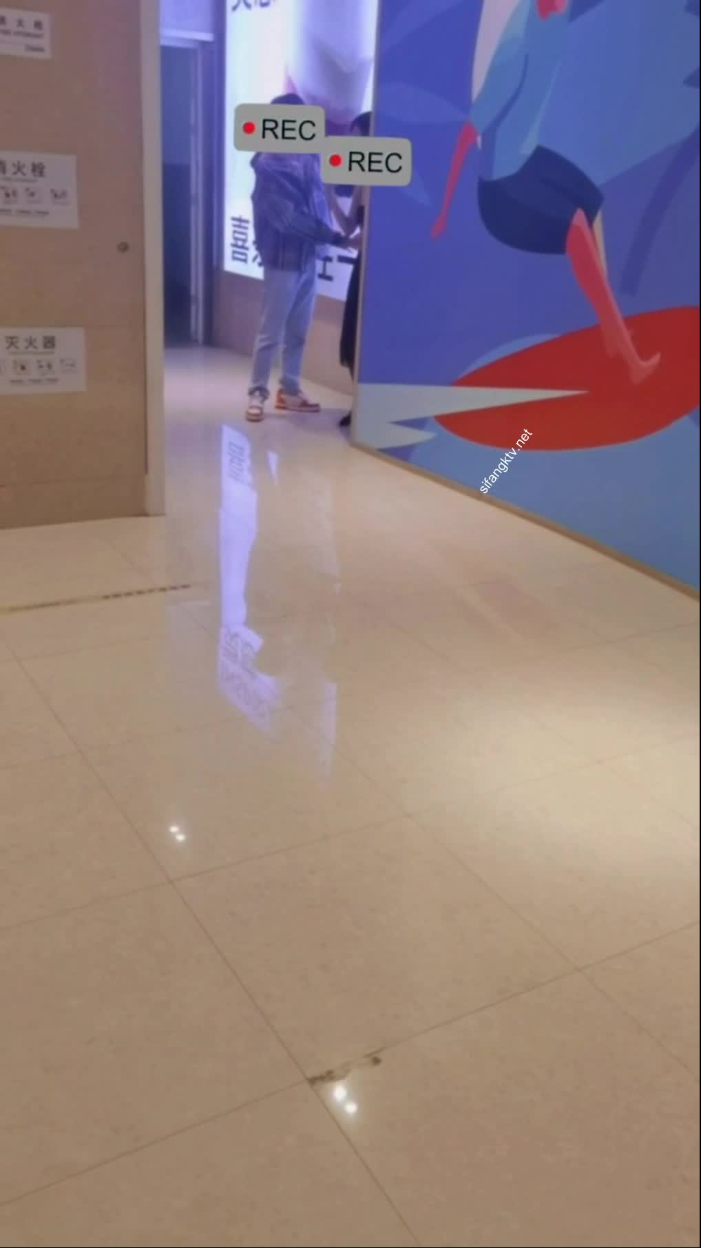#换口味系列 #推特 #绿帽淫妻 #小鲸鱼大白天人来人往商场露出口交啪啪大街上人前露出酒店3P, 这胆子也太大了叭 更多JK萝莉资源已更新vip群        JK 就是艺术免费内部群      本王要看看会员是啥样