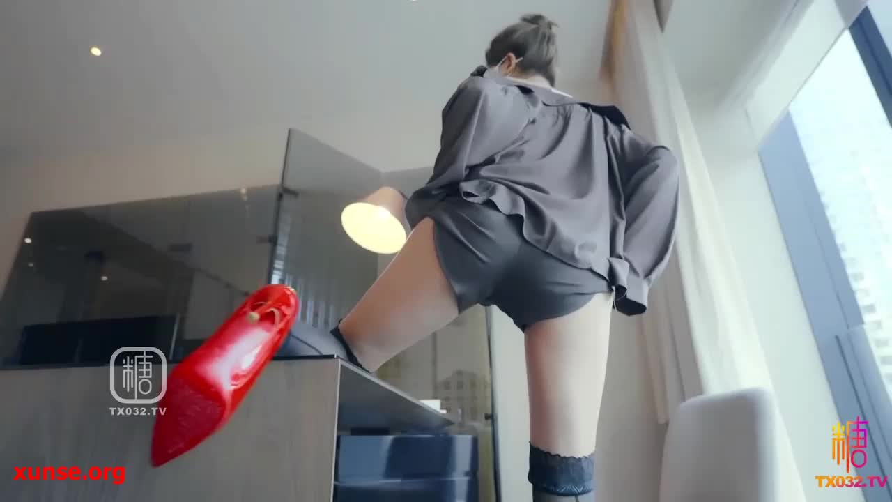 糖心VlogUp主 反差女神【菲奥娜】雪乳淫模 补习老师的肉穴奖励_淫欲娜娜深喉骑乘奖励进步的男同学口爆吞精