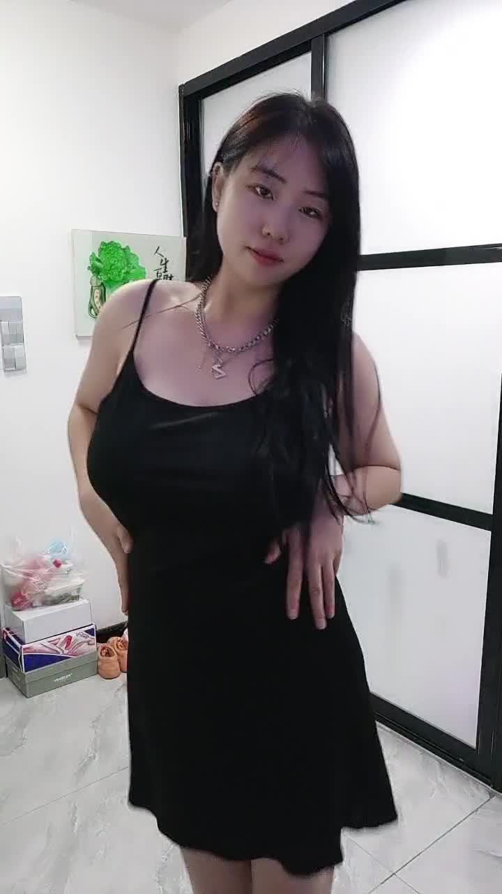 #00后超级凶 #精选黄播 群友想看的哦，妹妹还是不错的一共42个视频已发大神群，进群联系我哦！进群想看谁的合集私聊我，我在另外找出来发！查看置顶信息进群看全集哦！