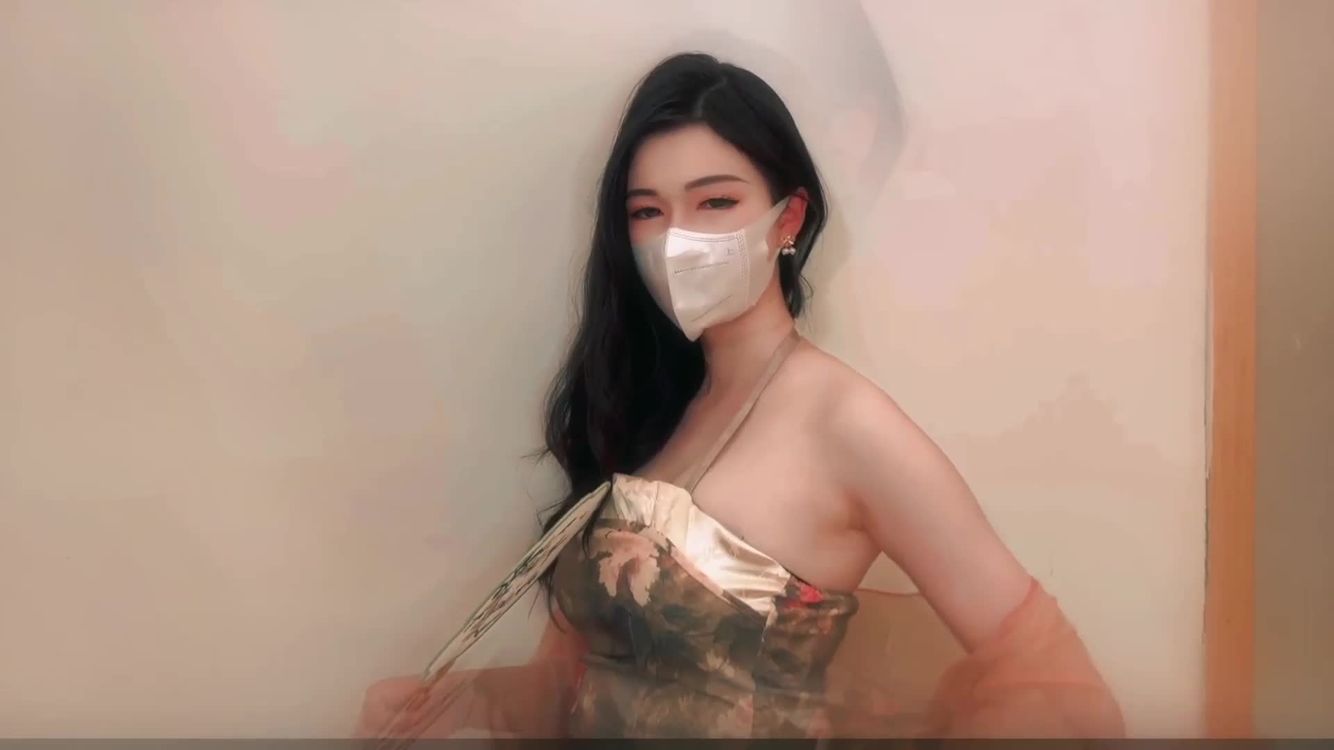 #狐不妖 #黑丝 #少妇 #反差 继续加更只要加不死就往死里加！！剩余视频已发大神群，进群联系我哦！进群想看谁的合集私聊我，我在另外找出来发！查看置顶信息进群看全集哦！