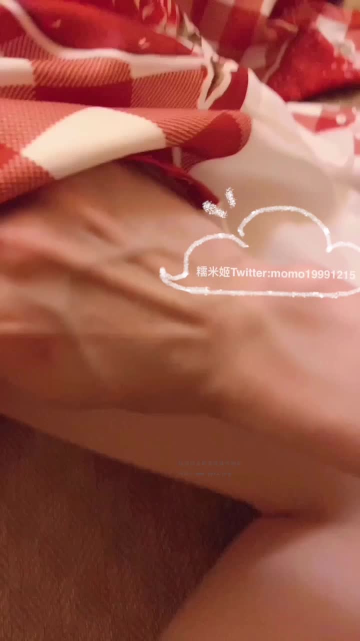 #工口糯米姬 #福利姬 #萝莉 今天第一弹！发点好看的福利姬，也是比较老的了但是质量比现在新的要高所以就发了一共30个视频完整版合集已发大神俱乐部！！查看置顶信息进群看全集哦！