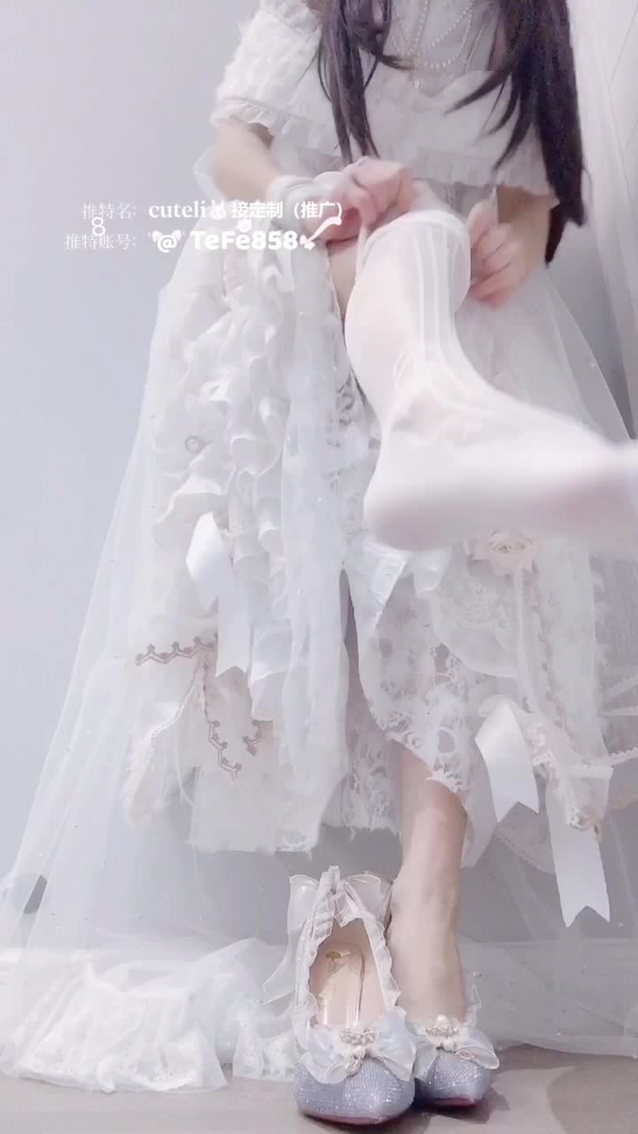 #可爱李 #萝莉 #JK #可爱 这一条腿我玩一万年！！！！全集搞来了发到大神俱乐部了！！再有我继续找剩余视频已发大神群，进群联系我哦！进群想看谁的合集私聊我，我在另外找出来发！查看置顶信息进群看全集哦！