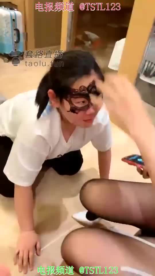 #女女调教 #女奴 #女虐女学生女S调教胖女奴-耳光抽打-粗口羞辱-黑丝运动鞋踩踏-双女主调教-女S女M