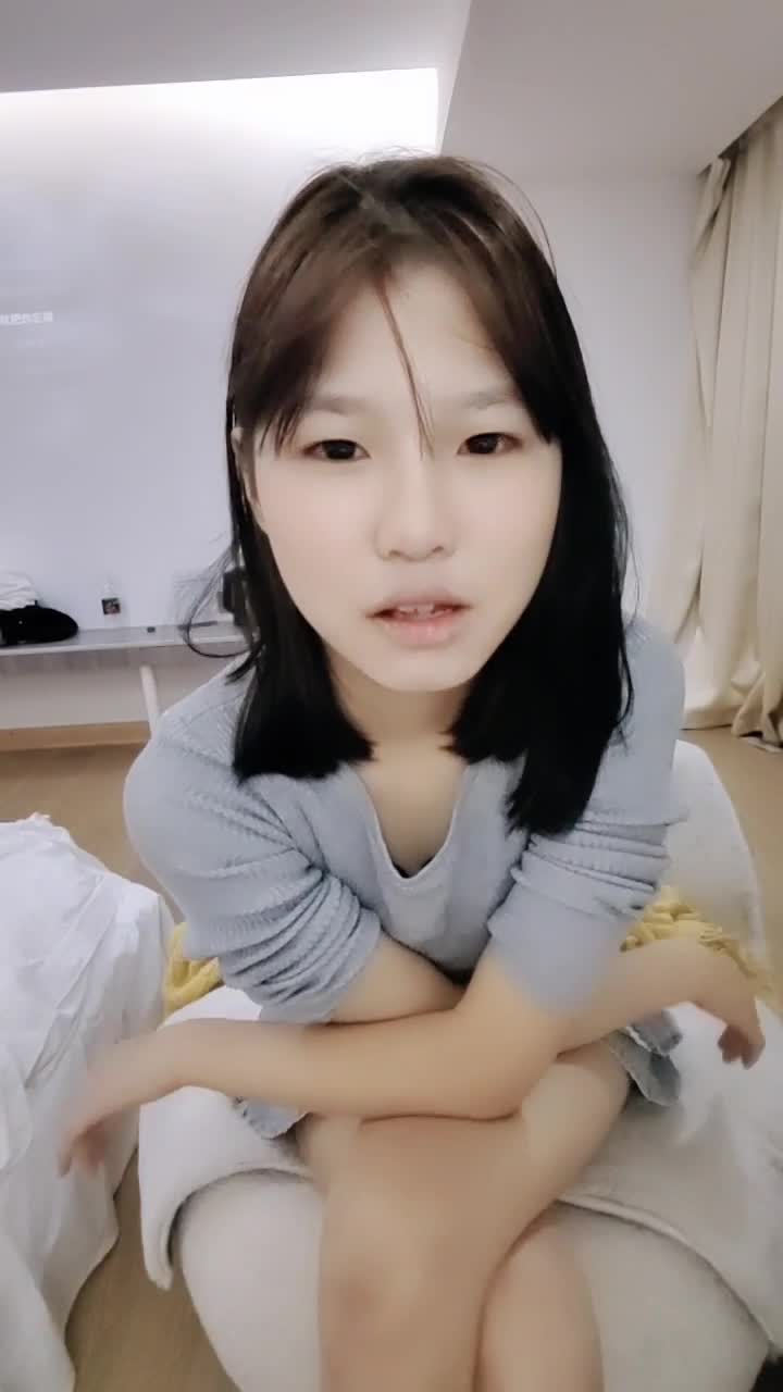 栖栖小妹妹】乖巧嫩妹妹 深喉口交 足交玩弄粉嫩逼逼无套插入