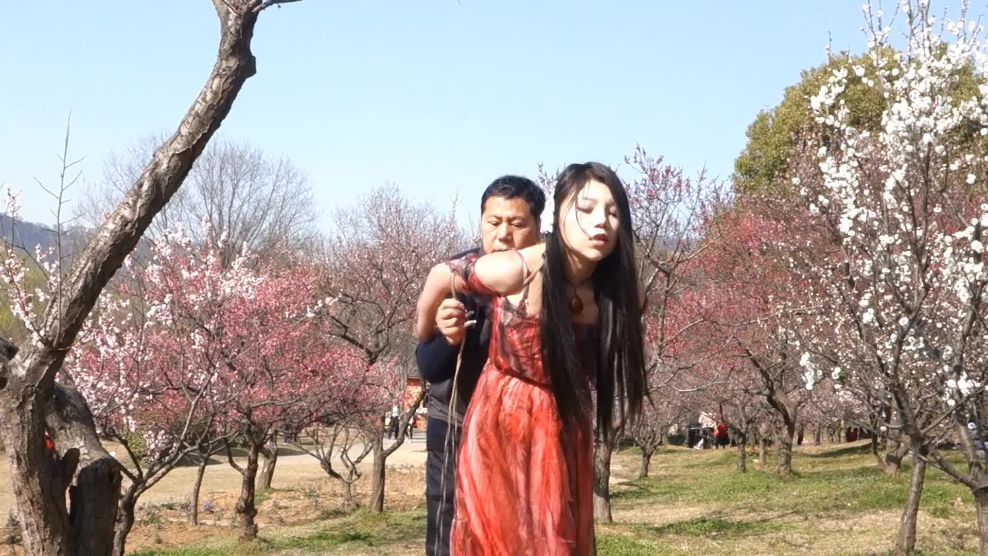 #锐度主张 #捆绑 #调教 找到这个老的系列了！先回味下经典！一共94个视频后面再有我继续找剩余视频已发大神群，进群联系我哦！进群想看谁的合集私聊我，我在另外找出来发！查看置顶信息进群看全集哦！