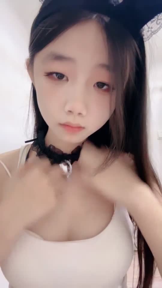 #小云慢吞吞 #萝莉 #反差 #自慰 #精选黄播 好看的小萝莉你们不喜欢？全集视频搞来了都在我的俱乐部里面！欢迎大家加入！想看什么进俱乐部后告诉客服只要有肯定包你满意！！！查看置顶信息进群看全集哦！