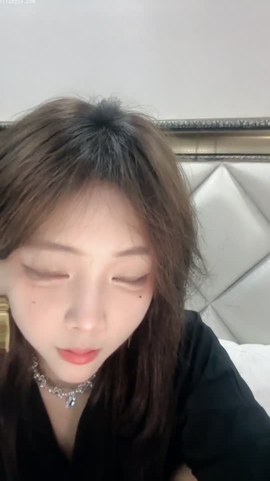 #取越 #萝莉 #反差 #精选黄播 娃娃脸的妹子就是好看！全集视频搞来了都在我的俱乐部里面！欢迎大家加入！想看什么进俱乐部后告诉客服只要有肯定包你满意！！！查看置顶信息进群看全集哦！