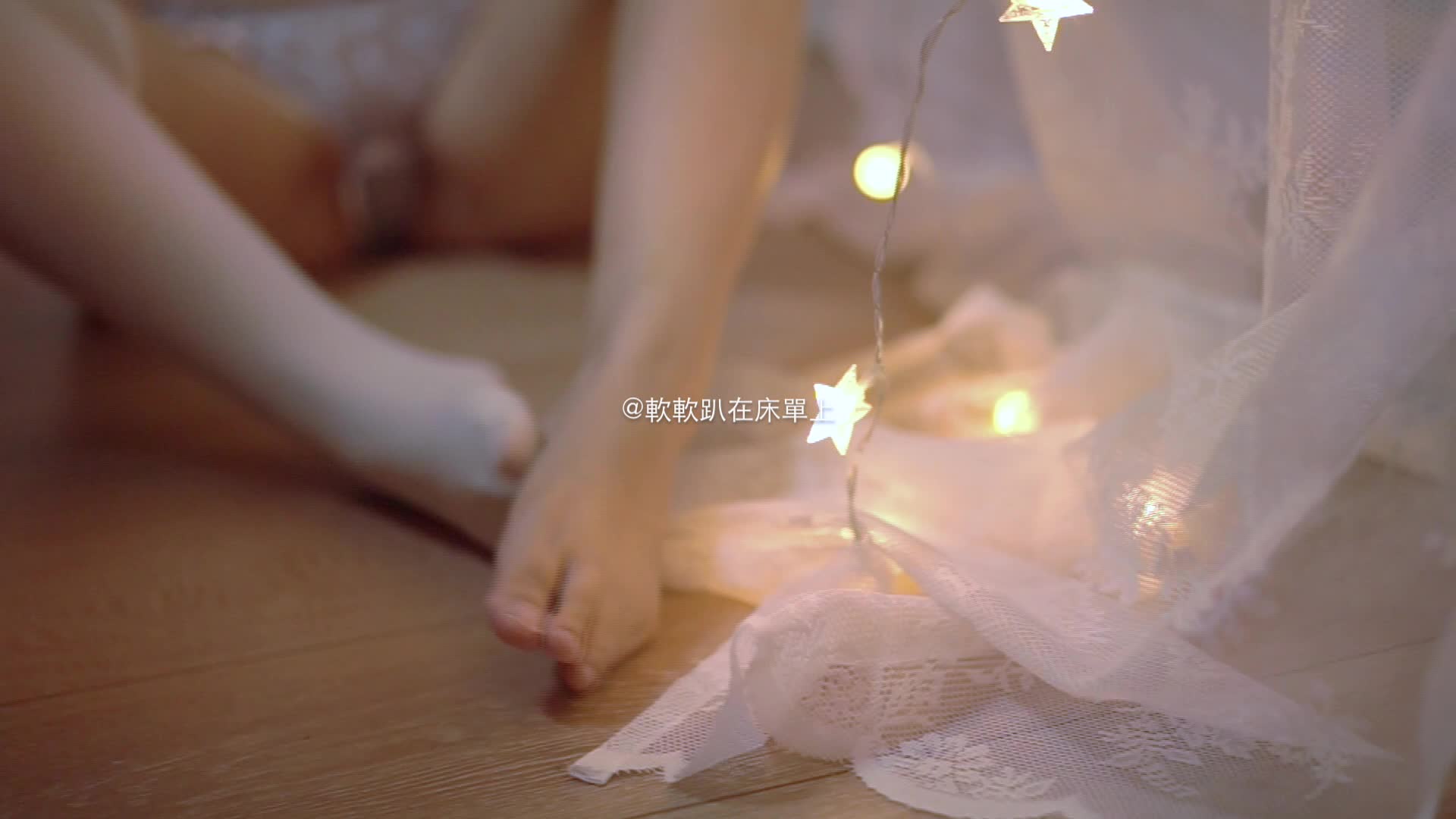 #铃木美咲 #丝袜 先最易发一个写真给大家！全集视频搞来了都在我的俱乐部里面！欢迎大家加入！想看什么进俱乐部后告诉客服只要有肯定包你满意！！！查看置顶信息进群看全集哦！