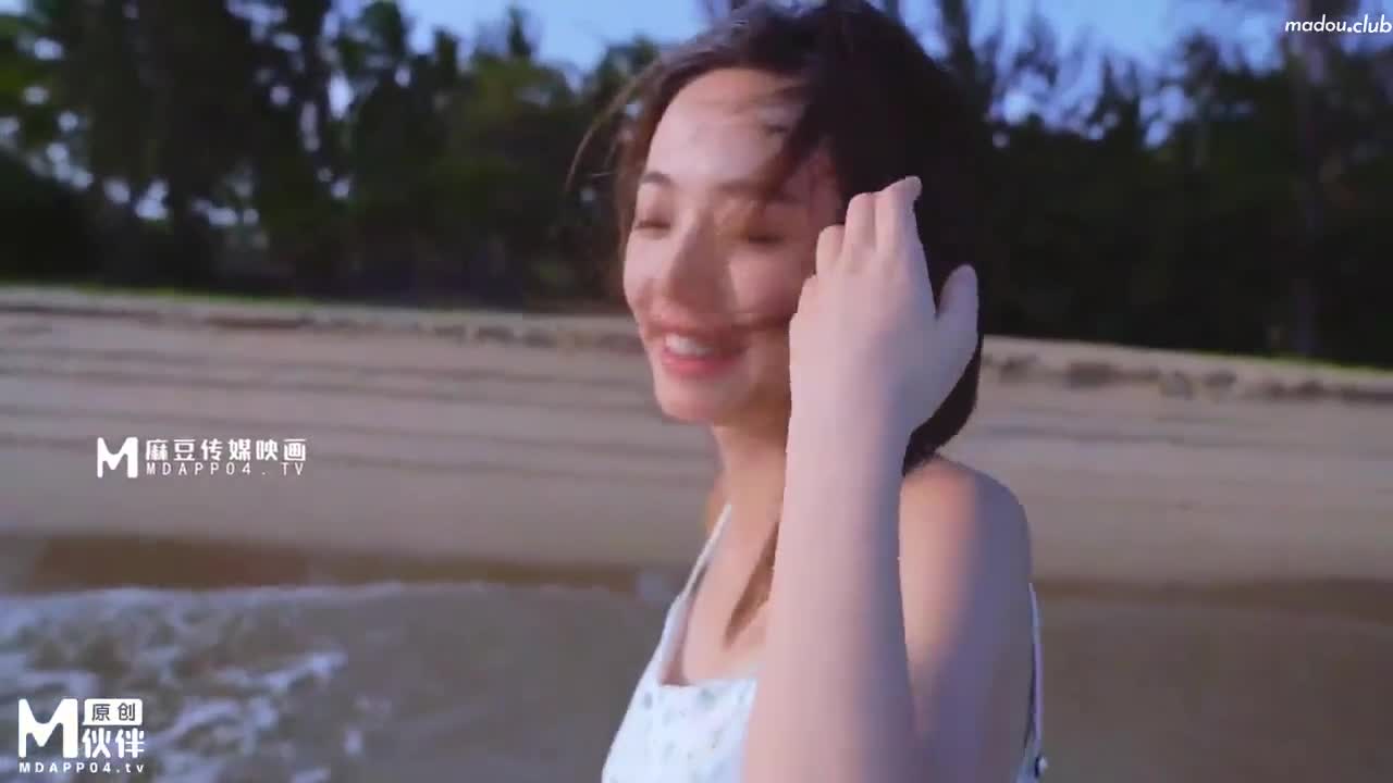 番号: CZ0003 美妻蜜月的爱抚 我老婆的身材超火辣日期: 2023-06-22标籤: #巨乳 #美乳 #人妻 #麻豆 #夏雨荷