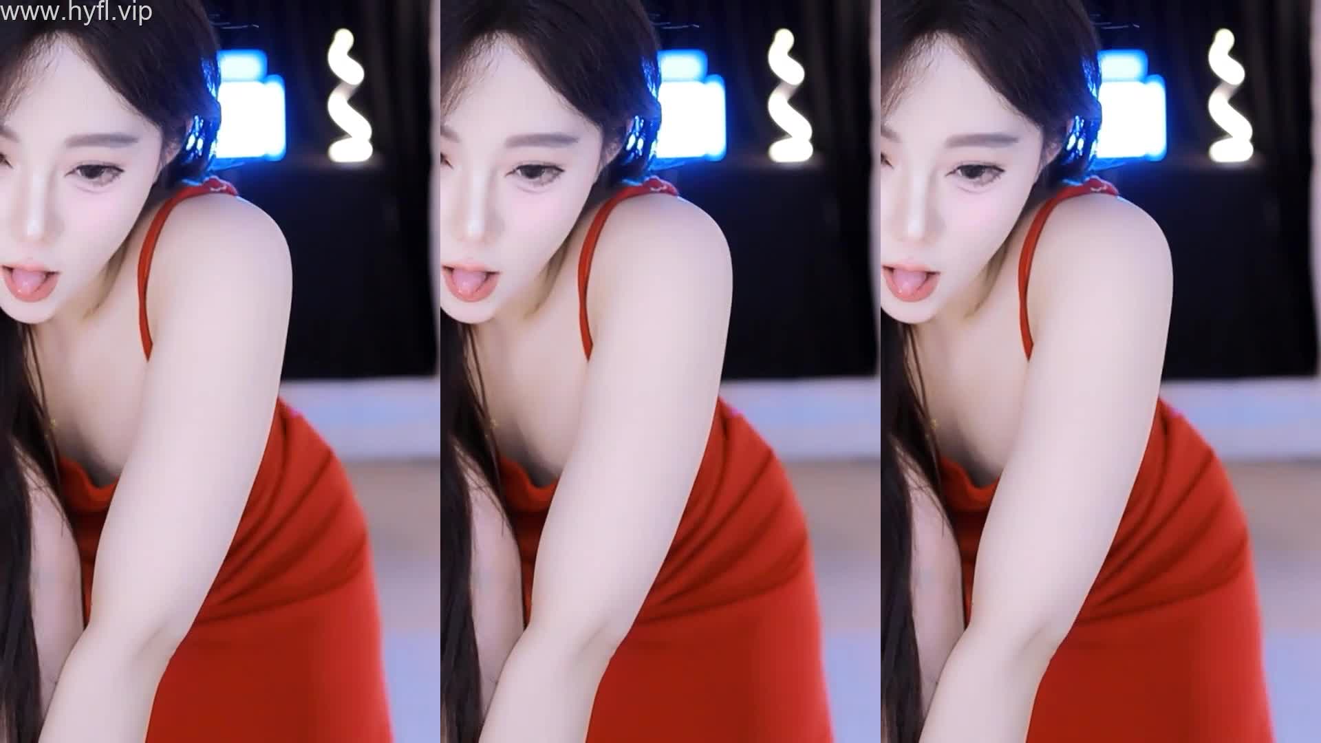 #HYTV #圣语baby #裸舞 #反差 #精选黄播 来点好看的裸舞给大家！全集视频搞来了都在我的俱乐部里面！欢迎大家加入！想看什么进俱乐部后告诉客服只要有肯定包你满意！！！查看置顶信息进群看全集哦！