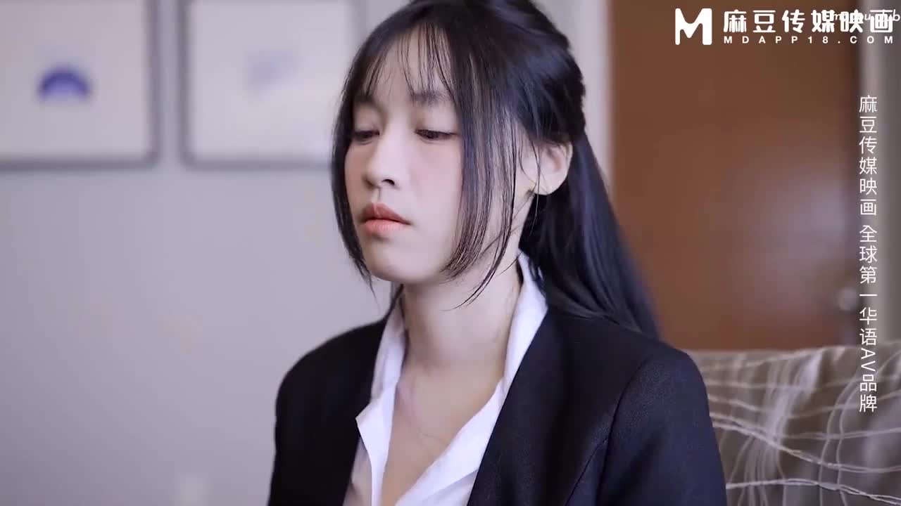 番号: MD0289 强制操翻黑丝女上司 抽插骚逼香汗淋漓日期: 2024-07-28标籤:#OL #后入 #麻豆传媒 #黑丝 #苏畅