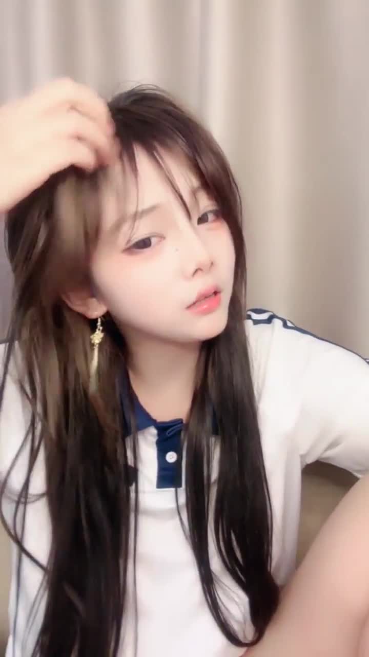 #取悦 #萝莉 #自慰 #精选黄播 #反差 可可爱爱的小萝莉你们的最爱！查看置顶信息进群看全集哦！