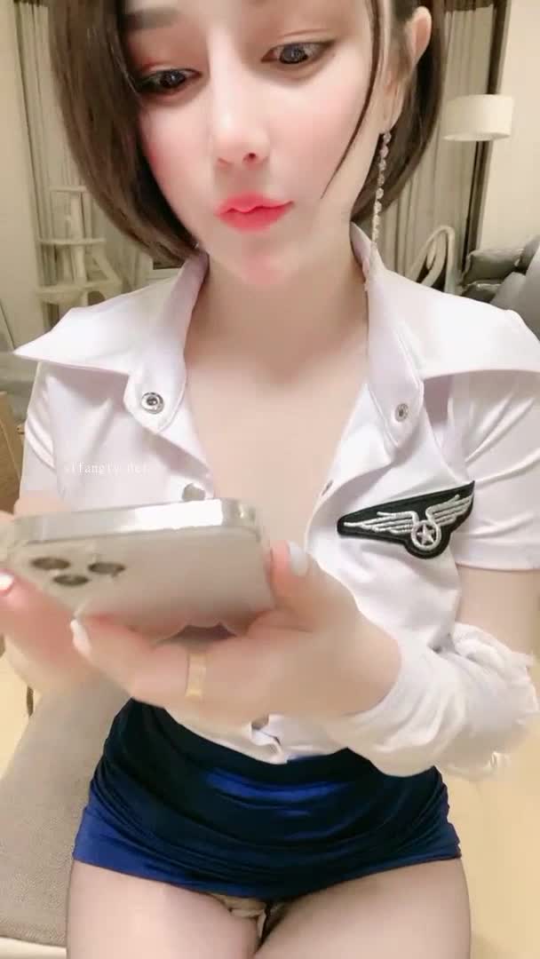 #兔妹妹 #可爱 #反差 #精选黄播 又一个好看的妹子现在好看的真不好找！查看置顶信息进群看全集哦！