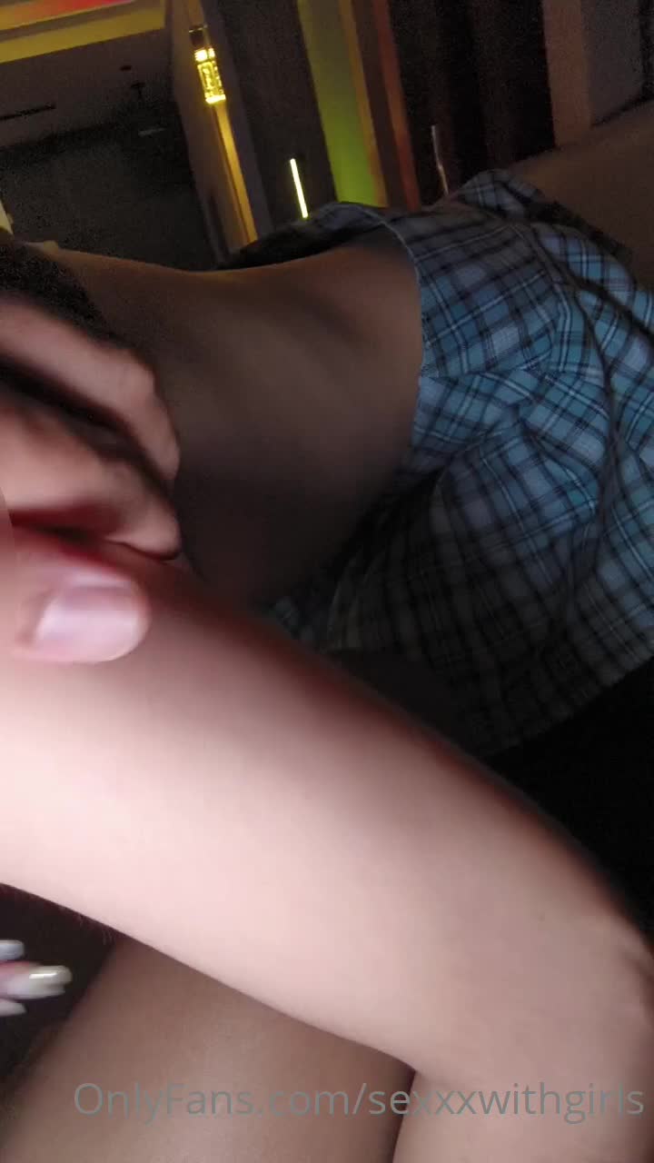 #sexxxwithgirls #探花 #约炮 #多P 大佬约的为啥和我约的质量差这么多！查看置顶信息进群看全集哦！