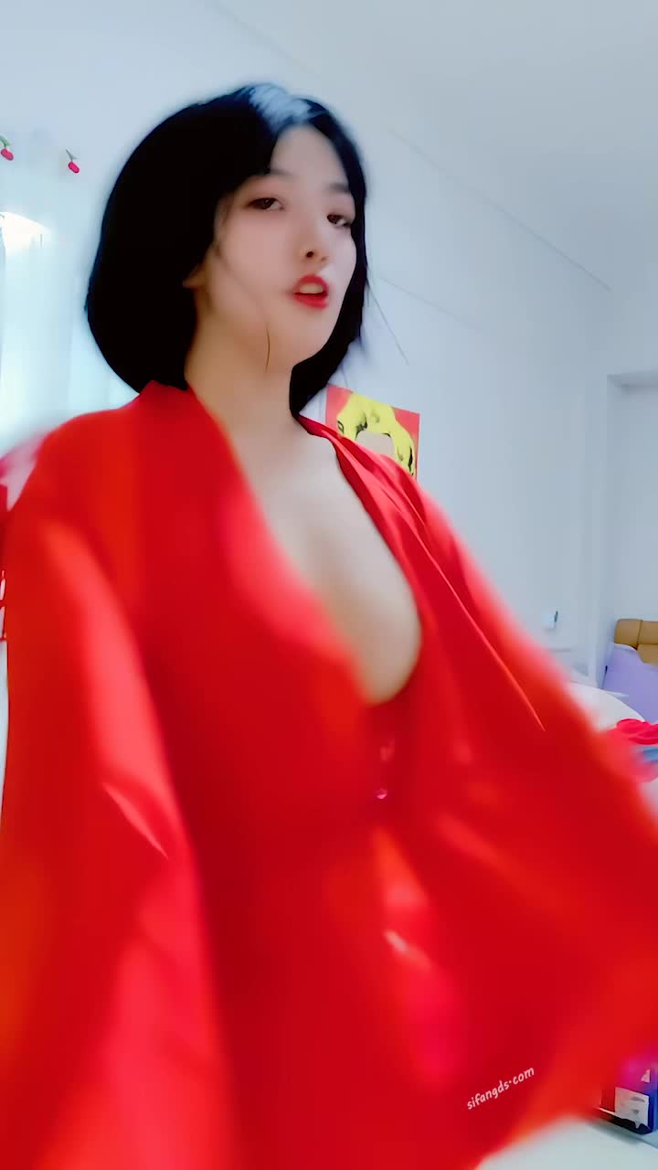 #杨晓花 #裸舞 #御姐 #精选黄播 这种主播喜欢吗？查看置顶信息进群看全集哦！