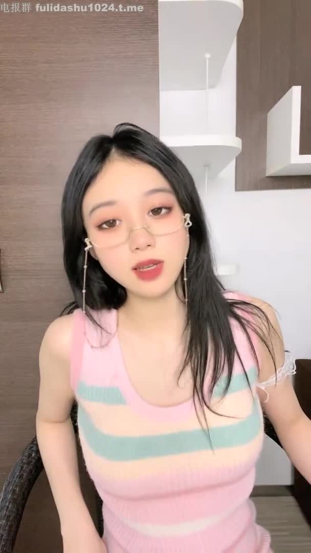 #饭饭 #网红 #颜值 #长腿 好家伙真不错的妹子啊一共65个视频！剩余已发大神群！查看置顶信息进群看全集哦！