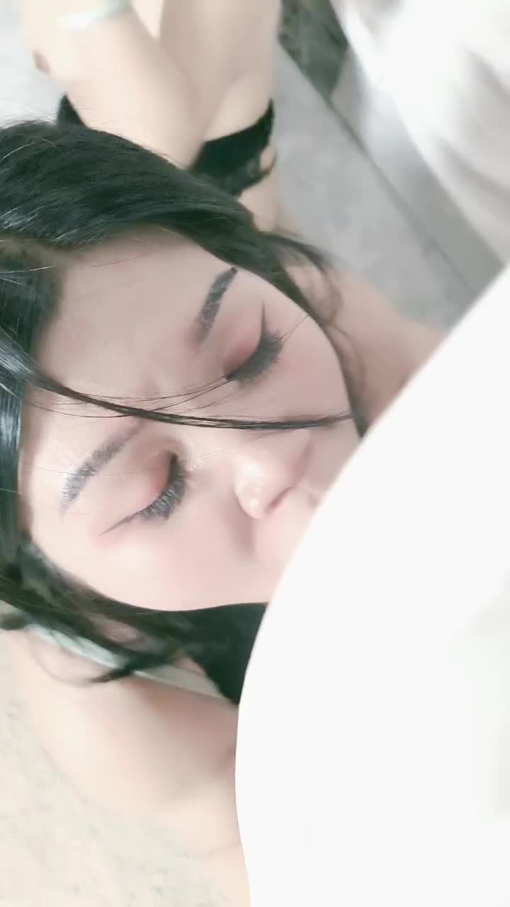 #狂乱女团 #群P #精神小妹 #中出 精神小伙和精神小妹真就无敌了！一共12个视频！剩余已发大神群！查看置顶信息进群看全集哦！