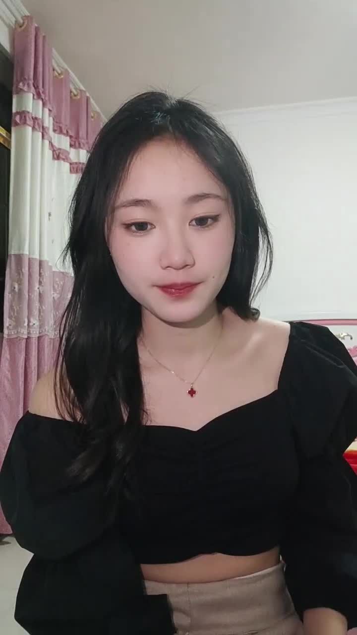 #顶点 #反差 #御姐 #颜值 #自慰 #精选黄播 颜值超在线哦！一共28个视频！剩余已发大神群！查看置顶信息进群看全集哦！
