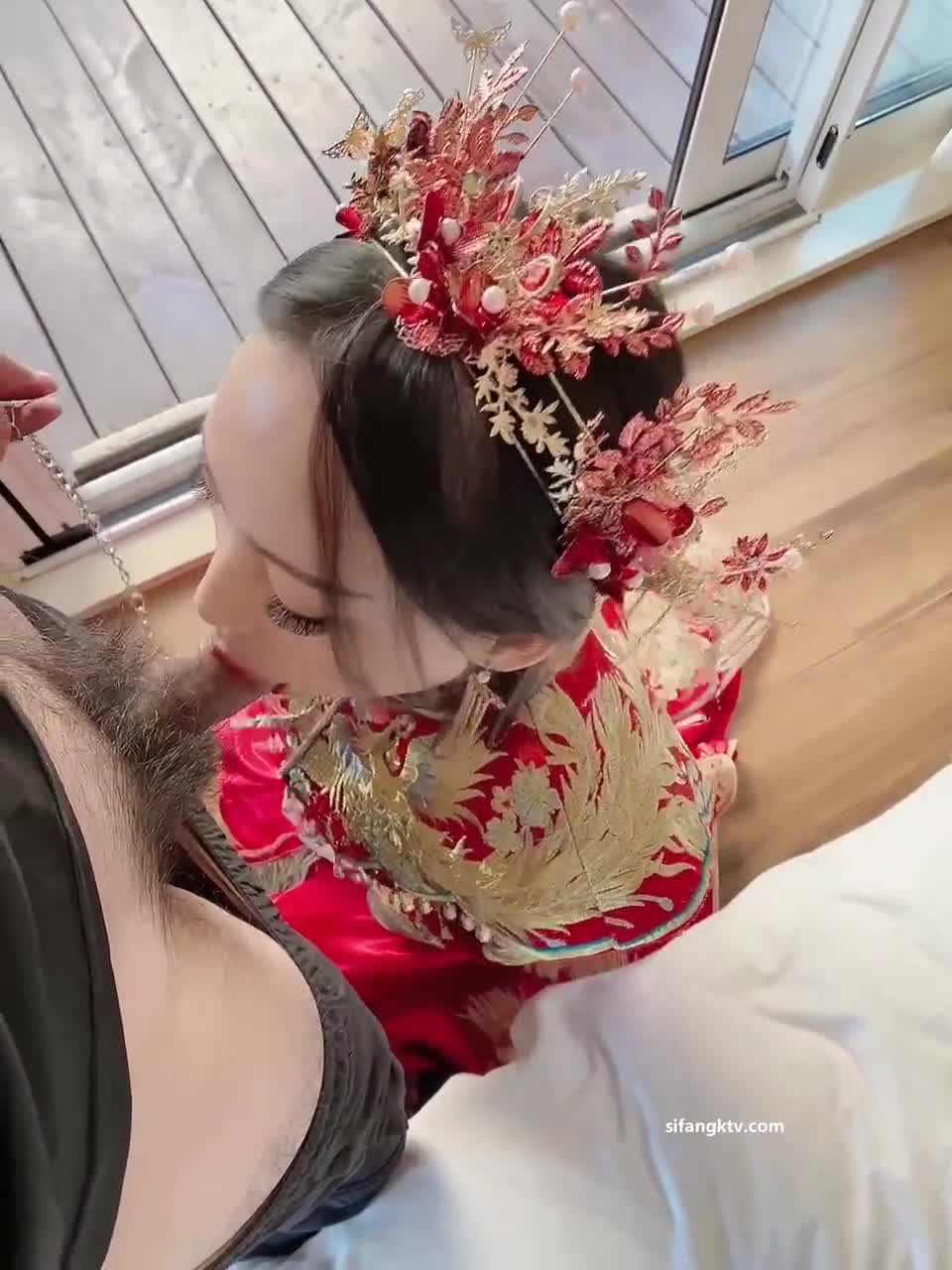 #兔兔 #婚纱 #新娘 #口爆 #反差 你们想看的这个？一共21个视频！剩余已发大神群！查看置顶信息进群看全集哦！