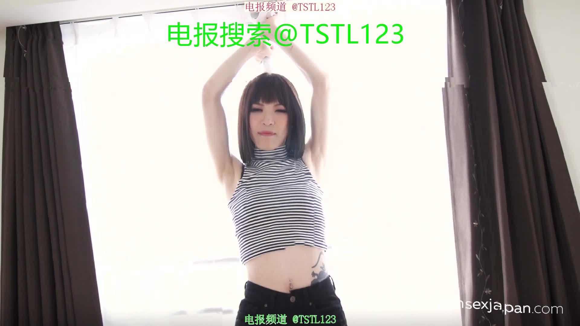 #日本人妖 #日本TS #日本伪娘日本人妖御姐第一视角勾魂 短发御姐气质日本人妖女优，比女人还美，伪娘骚态勾人魂魄。第一视角诱惑，撩拨仙女棒，粉嫩大屌硬挺，淫手揉捏汁水淌。翘起肥臀，骚屁眼张开，红嫩菊花勾引得鸡巴发狂。扭腰摆臀，媚眼如丝，舌尖舔唇，淫声娇喘。这场极度下流的独秀盛宴，御姐人妖的变态挑逗