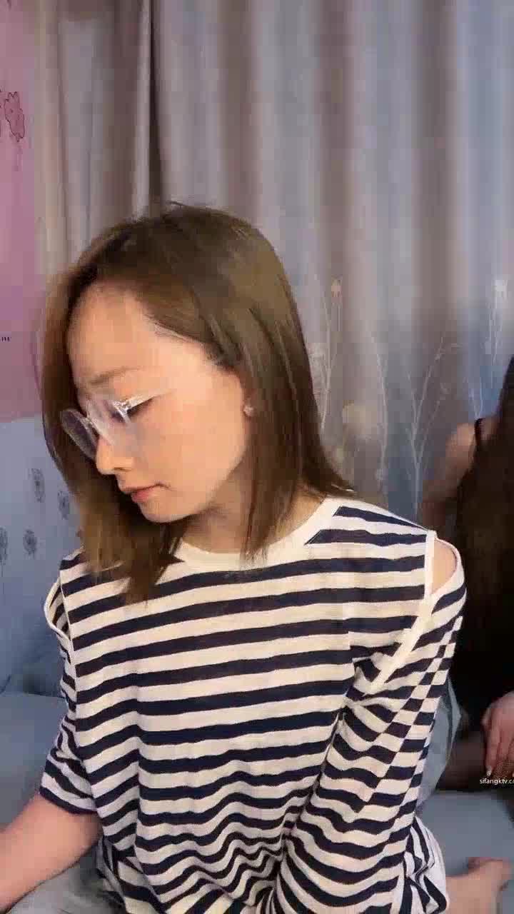 #白桃小萝莉 #反差 #多P #可爱 来来来再来个可爱主题的！一共14个视频！剩余已发大神群！查看置顶信息进群看全集哦！