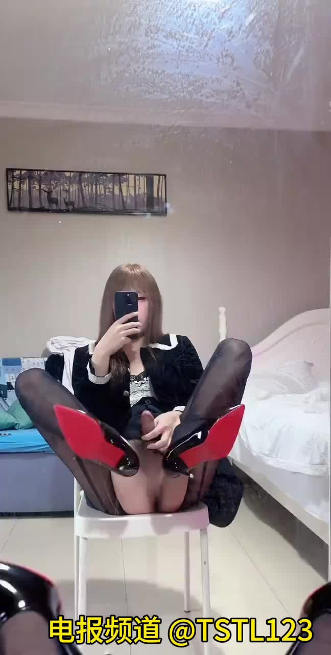 #ts女王 #人妖妈妈 #调教 #黑丝国产网红人妖女王性感黑丝自慰_rush控制男奴_调教骚奴屁眼个人合集21V已经全部更新到会员群会员群资源数量以及类型我要加入会员群