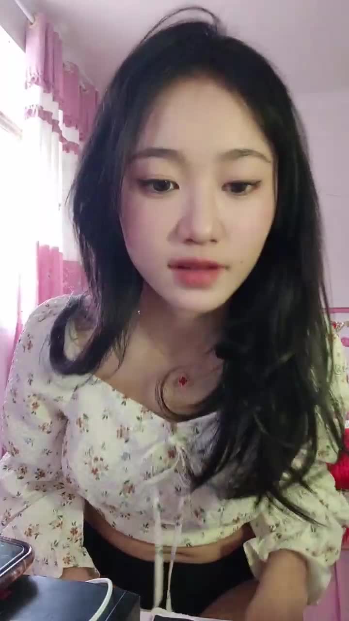#顶点 #反差 #御姐 #颜值 #自慰 #精选黄播 颜值超在线哦！一共28个视频！剩余已发大神群！查看置顶信息进群看全集哦！