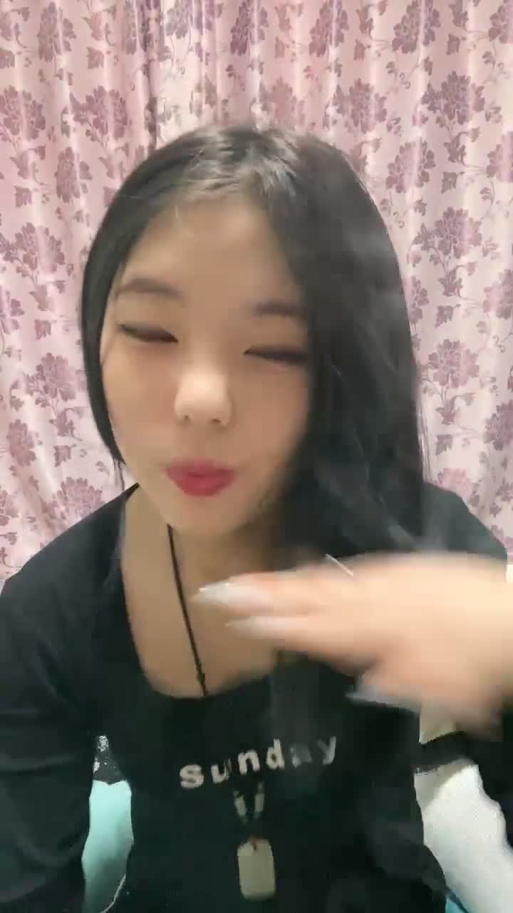 #美少女战士 #多人 #精神小妹 #少女 #可爱 两个小美女谁不喜欢！一共8个视频！剩余已发大神群！查看置顶信息进群看全集哦！