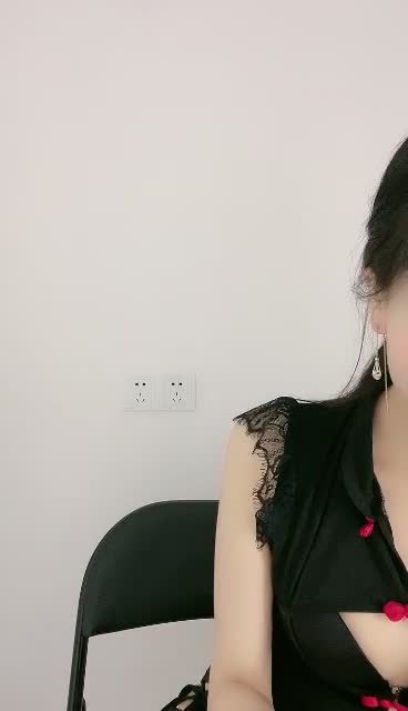 #黄玫瑰 #反差 #自慰 #颜值 #精选黄播 号看的颜值就不错哦一共35个视频！剩余已发大神群！查看置顶信息进群看全集哦！