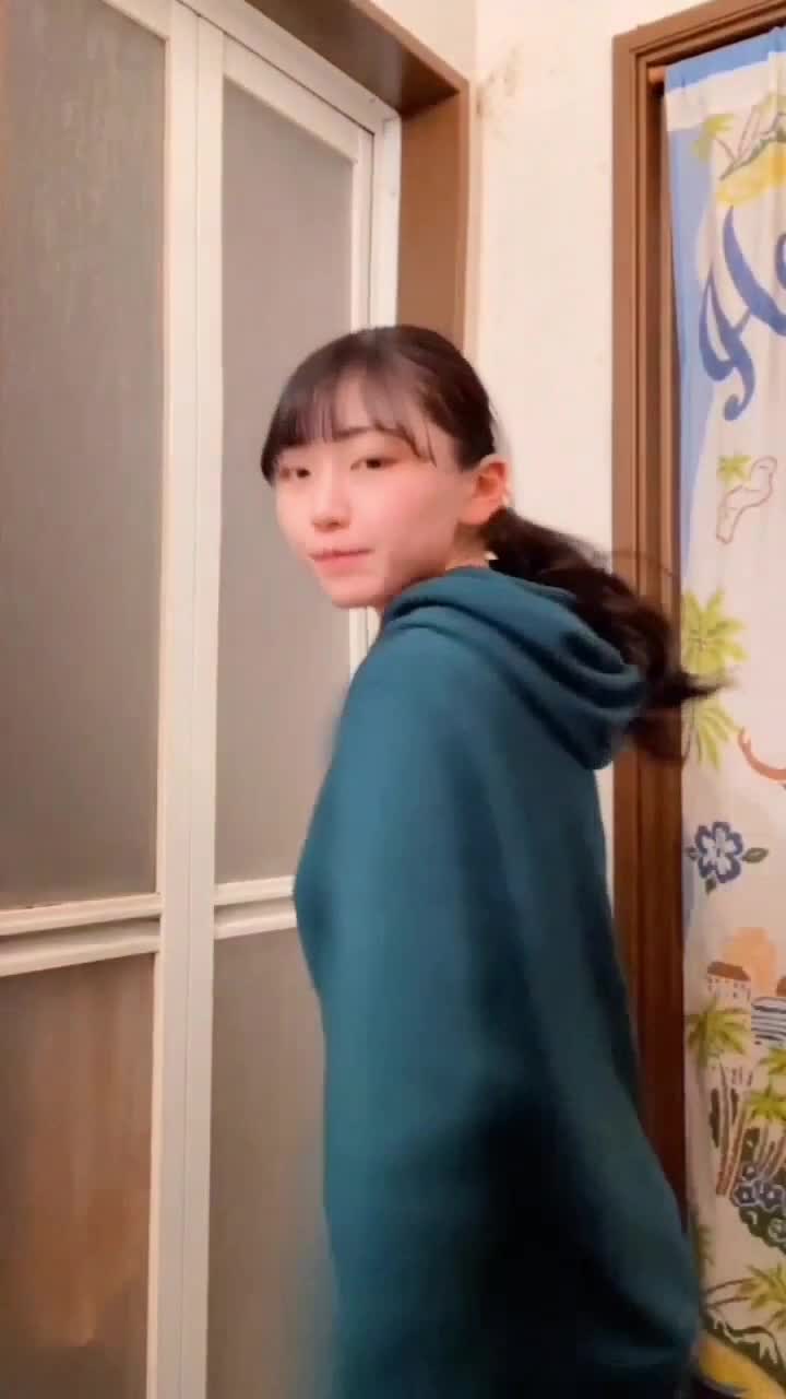 #tuki_mi06 #日本 #可爱 #甜妹 嘿嘿来点好看的甜妹吧！一共13个视频！剩余已发大神群！查看置顶信息进群看全集哦！