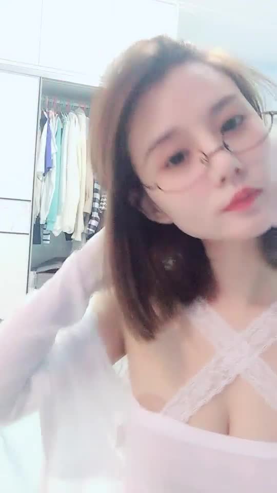 #喵喵是个猫 #颜值 #反差 #精选黄播 来点好看的黄播吧！一共19个视频！剩余已发大神群！查看置顶信息进群看全集哦！