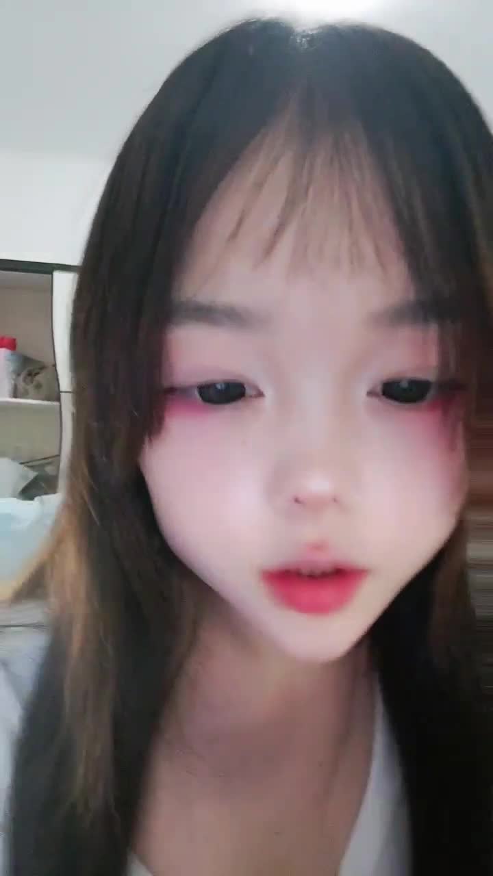 #蛋挞哇 #精选黄播 #可爱 #颜值 是不是很好看啊！一共39个视频！剩余已发大神群！恢复更新！优惠会持续一段时间的！查看置顶信息进群看全集哦！