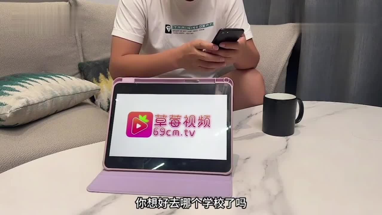 #小桃酱 #可爱 #少女 #AV #国产 国产还是有点东西的嘛！一共65个视频！剩余已发大神群！查看置顶信息进群看全集哦！