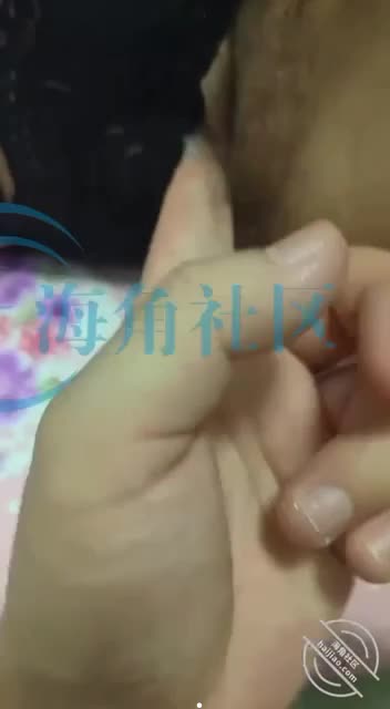 脱下嫂子新鞋轻抚玉足，足交鸡巴爽到问她哥屌大还是我大，嫂子笑说爱我猛 足交 嫂子 #熟女乱伦点击观看内部稀有视频