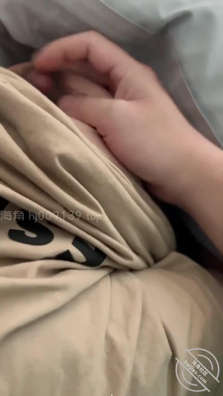 熟女一边打王者一边被操，侧躺撅臀快速抽插，求饶爽到破防 游戏 求饶 #熟女乱伦点击观看内部稀有视频