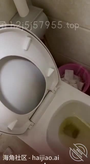 老妈半推半就操穴，骂归骂爽不爽不说，操到没高潮真冷淡！ #熟女乱伦