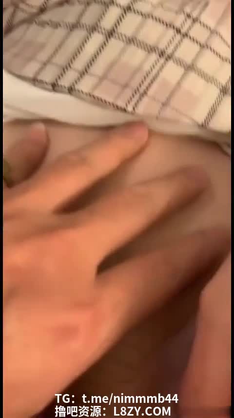 熟女乱伦骚货被猛操，校花颜值身材顶，粉穴口交爽到半小时 熟女 淫水 #熟女乱伦 视频编码：J0ES47CF点我上车观看本视频全部内容
