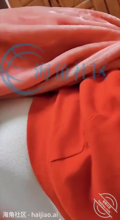 干妈假矜持脱内裤，侧躺操逼呻吟，鸡巴全根爽到飞 #熟女乱伦点击观看内部稀有视频