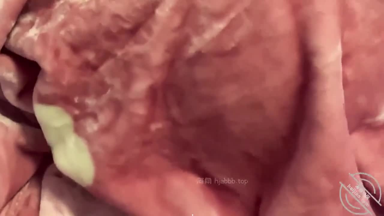 妈妈推我别靠近，奶子晃荡诱犯罪，强上快感刺激无比 #熟女乱伦点击观看内部稀有视频
