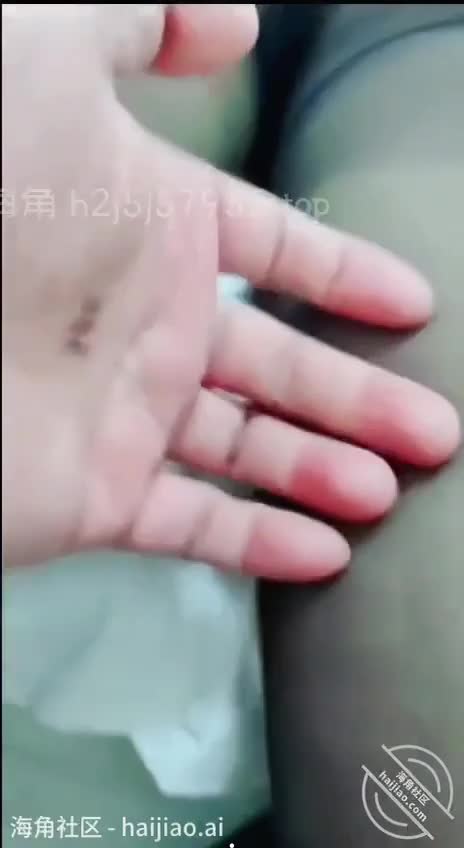 后爹出差操老妈，黑丝骚穴水养鱼，反差妈妈操到爽翻！ #熟女乱伦