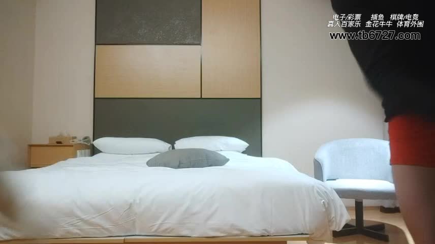 JK装短裙黑丝极品女神，隔着内裤磨蹭小穴，换上女仆装跪地深喉，怼着大屁股交叉姿势就是操【主要信息】#探花 #偷拍 #校花 #JK #颜值 #女神 #学生 #黑丝 #女仆 #骚货 #探花系列速游VPN跑满千兆只做最快