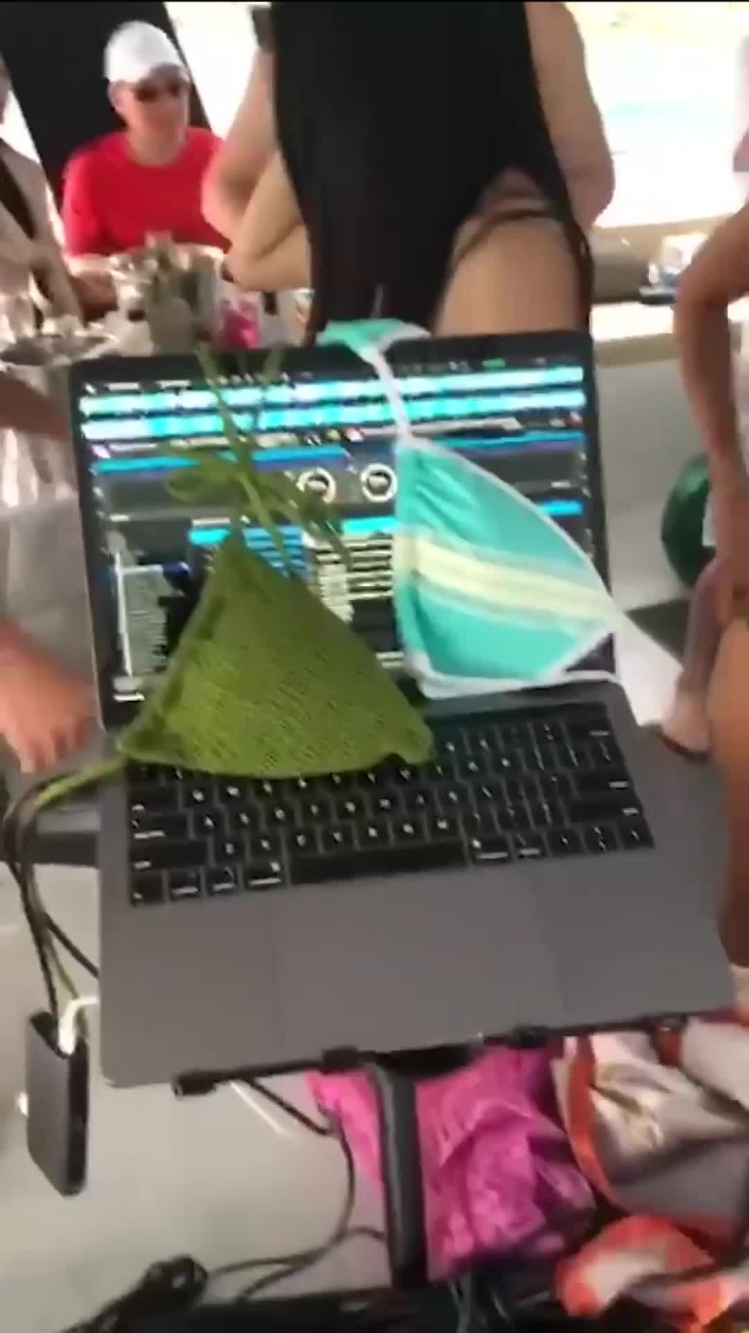 #游艇会 #游艇 淫趴聚会 性爱视频 网红；别拍我_粉丝能认出来点此查看更多