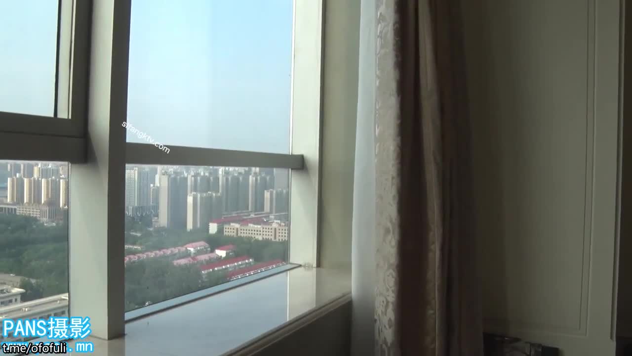嫩模工作室大尺度拍摄人体艺术，网袜全裸青春活力镜头感十足 高人气PANS气质反差女神丰满御姐【RORO+圆圆】大尺度私拍~露乳头露穴摄影师骚话太多点此查看更多