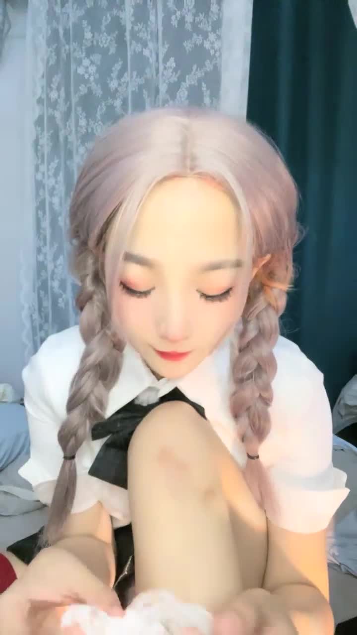 【#乔宝】校园骚母狗~jk制服~炮机怼 舔逼小道具！