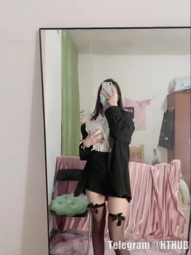 #福利姬 黑丝制服学生妹自慰抠逼