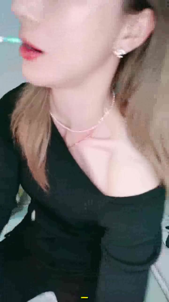 名人 #骚逼 #女神 #御姐 #口交 #自摸 #美乳