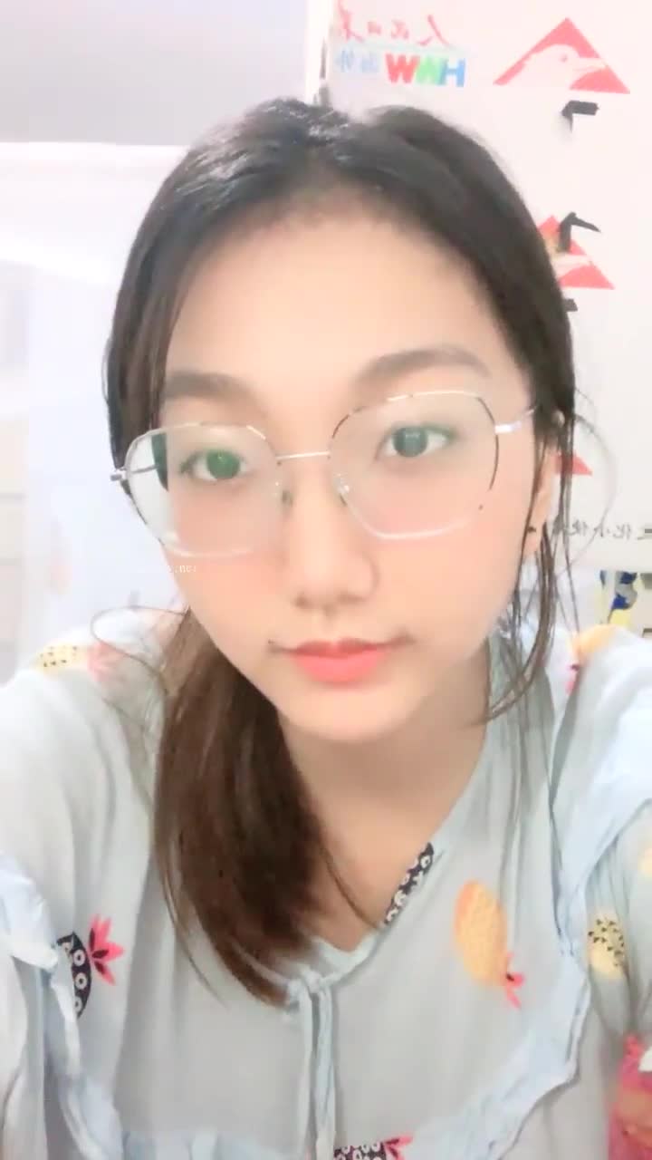正宗校花小野貓555宿舍直播流白漿202373(1)