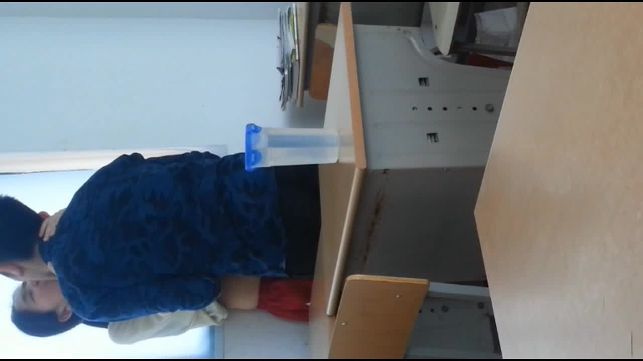 学校刺激 在教室拉起窗帘 直接干